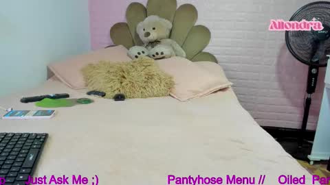 Snapshot of allondra_11 chatting on September 25, 8:56 pm allondra online show from September 25, 8:56 pm
