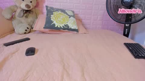 Snapshot of allondra_11 chatting on February 19, 9:55 pm allondra online show from February 19, 9:55 pm