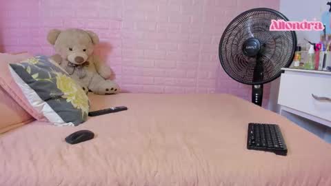 Snapshot of allondra_11 chatting on February 24, 7:23 pm allondra online show from February 24, 7:23 pm