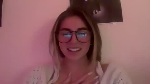 allottaeliza online show from January 17, 7:02 am