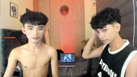 Snapshot of alluring_alpha chatting on October 16, 9:54 am kim and josh online show from October 16, 9:54 am