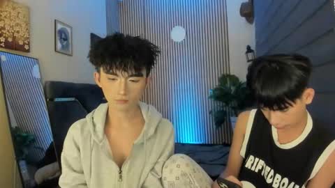 Snapshot of alluring_alpha chatting on November 12, 5:02 pm kim and josh online show from November 12, 5:02 pm