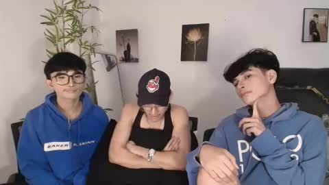 Snapshot of alluring_alpha chatting on May 11, 4:59 pm kim and josh online show from May 11, 4:59 pm