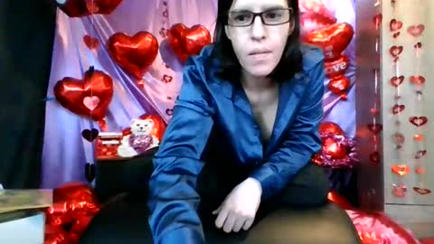 Snapshot of alluringali25 chatting on February 6, 5:49 pm AlluringAli25 online show from February 6, 5:49 pm