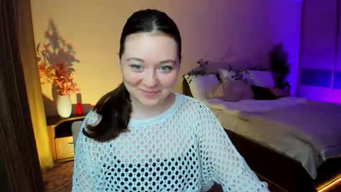 Snapshot of alluringeyess chatting on November 12, 4:51 pm alluringeyess online show from November 12, 4:51 pm