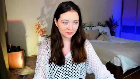 Snapshot of alluringeyess chatting on November 18, 11:14 am alluringeyess online show from November 18, 11:14 am