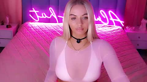 AlwaysHot online show from March 16, 2:06 am