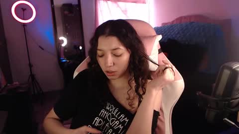 Snapshot of ally_donfort chatting on February 12, 8:40 pm Ally online show from February 12, 8:40 pm