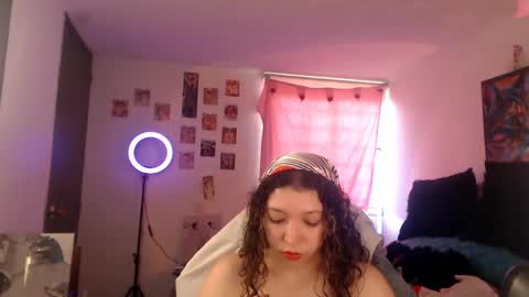 Snapshot of ally_donfort chatting on June 5, 9:09 pm Ally online show from June 5, 9:09 pm