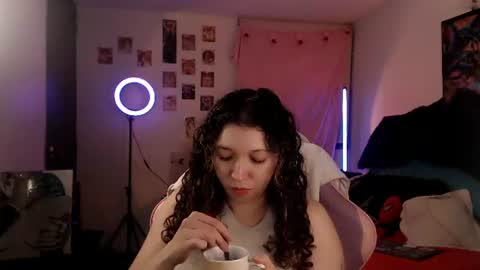 Snapshot of ally_donfort chatting on June 11, 2:53 am Ally online show from June 11, 2:53 am