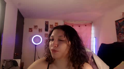 Snapshot of ally_donfort chatting on June 18, 10:25 pm Ally online show from June 18, 10:25 pm