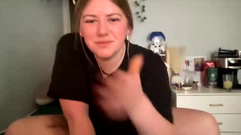 Snapshot of allyanalangel chatting on January 8, 8:39 pm allyanalangel online show from January 8, 8:39 pm
