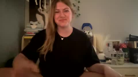 Snapshot of allyanalangel chatting on January 9, 1:50 am allyanalangel online show from January 9, 1:50 am
