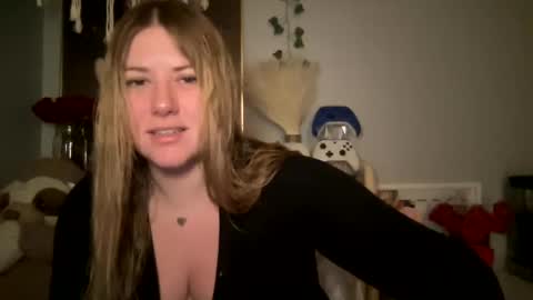 Snapshot of allyanalangel chatting on February 17, 10:58 pm allyanalangel online show from February 17, 10:58 pm