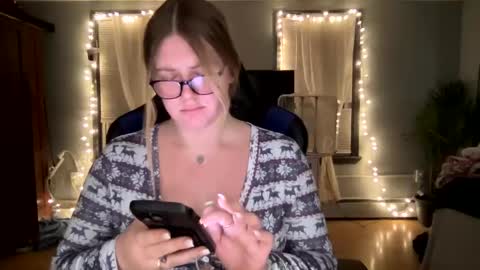Snapshot of allyanalangel chatting on March 11, 5:27 am allyanalangel online show from March 11, 5:27 am