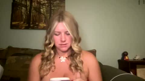 Snapshot of allyanalangel chatting on October 2, 11:56 pm allyanalangel online show from October 2, 11:56 pm