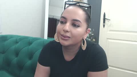         online show from April 18, 8:31 pm