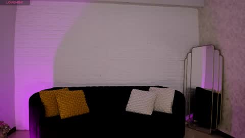 Snapshot of allyjensen chatting on October 9, 10:24 am Alisson online show from October 9, 10:24 am