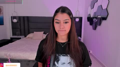 Snapshot of allyjensen chatting on October 13, 10:15 am Alisson online show from October 13, 10:15 am