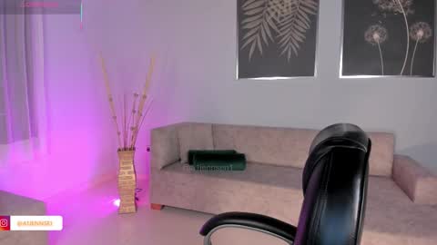 Snapshot of allyjensen chatting on October 20, 10:27 am Alisson online show from October 20, 10:27 am