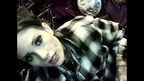 allymoon1369 online show from April 16, 8:37 am