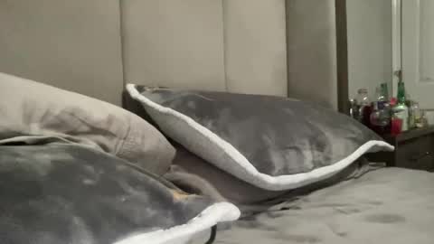 Snapshot of allyoursdaddyio chatting on December 27, 8:24 am allyoursdaddyio online show from December 27, 8:24 am