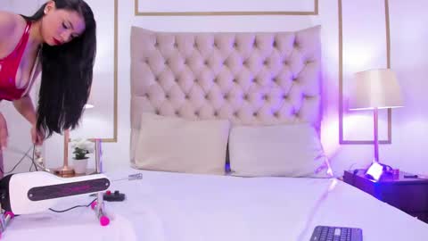 Snapshot of allypretty_ chatting on September 26, 7:51 pm Ally online show from September 26, 7:51 pm