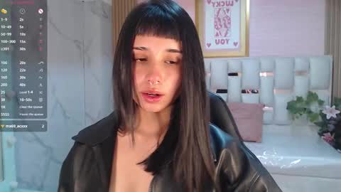 Snapshot of allyssa_bellini_s chatting on October 23, 9:24 pm Allysa online show from October 23, 9:24 pm