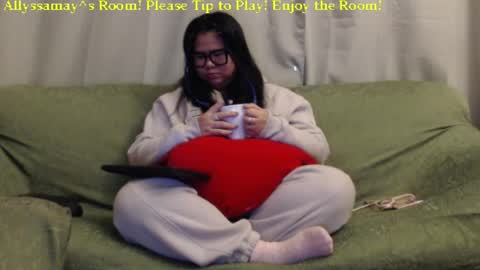 Allyssamay online show from January 1, 3:34 am