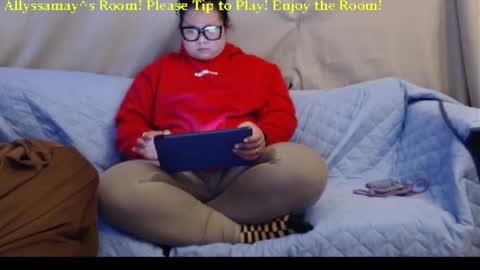 Snapshot of allyssamay chatting on March 13, 5:36 am Allyssamay online show from March 13, 5:36 am