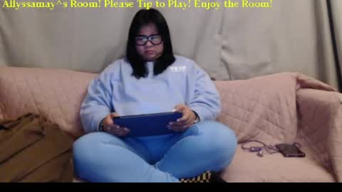 Snapshot of allyssamay chatting on March 22, 3:54 am Allyssamay online show from March 22, 3:54 am