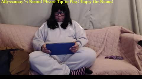 Snapshot of allyssamay chatting on March 26, 4:29 am Allyssamay online show from March 26, 4:29 am