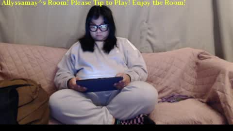 Snapshot of allyssamay chatting on March 27, 4:40 am Allyssamay online show from March 27, 4:40 am