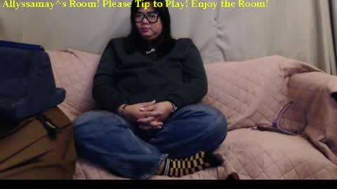 Snapshot of allyssamay chatting on April 2, 2:09 am Allyssamay online show from April 2, 2:09 am