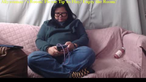 Snapshot of allyssamay chatting on April 2, 2:26 pm Allyssamay online show from April 2, 2:26 pm