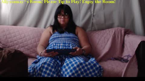 Snapshot of allyssamay chatting on April 9, 6:19 am Allyssamay online show from April 9, 6:19 am