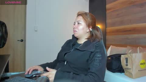 ALMA FENIX  online show from September 30, 12:10 pm