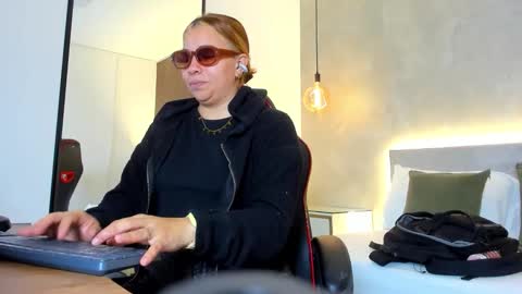 ALMA FENIX  online show from November 28, 12:52 pm