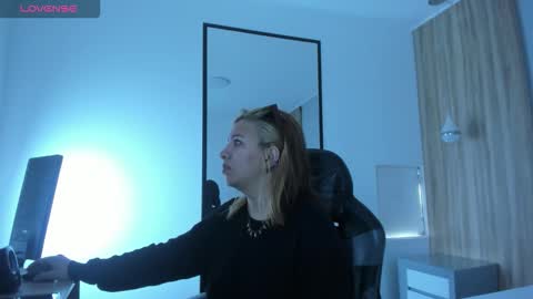 ALMA FENIX  online show from December 3, 12:14 pm