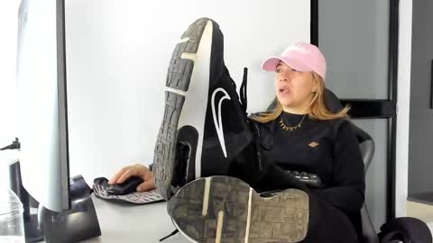 ALMA FENIX  online show from February 27, 1:00 pm