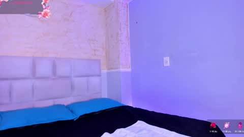 Snapshot of almalopez_ chatting on November 7, 1:00 pm almalopez_ online show from November 7, 1:00 pm