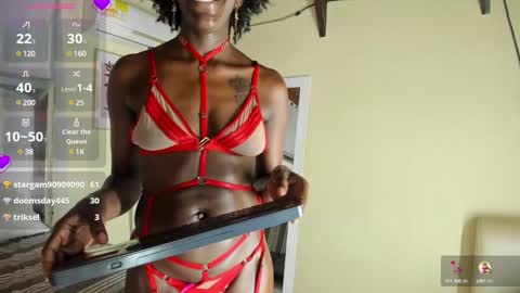 Snapshot of almasaennz chatting on December 8, 1:13 am   online show from December 8, 1:13 am