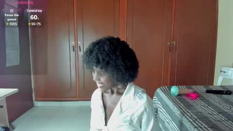 Snapshot of almasaennz chatting on March 8, 8:25 pm   online show from March 8, 8:25 pm