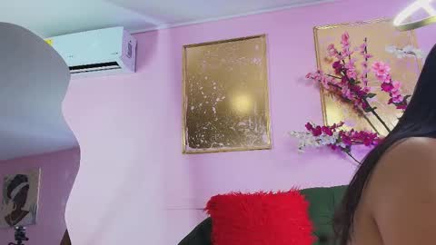 ALMENDRAEVANS online show from November 16, 12:33 pm