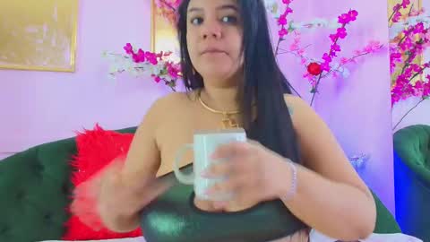 ALMENDRAEVANS online show from November 22, 11:53 am