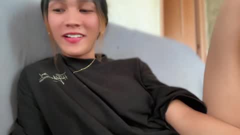 larah online show from April 21, 5:03 am