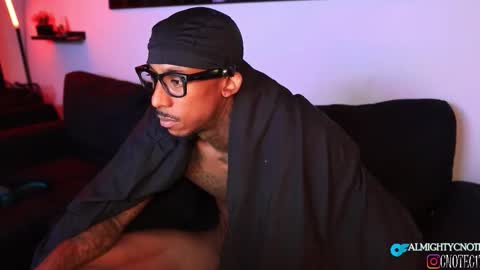 Snapshot of almightycnote chatting on February 25, 11:53 am Almightycnote online show from February 25, 11:53 am