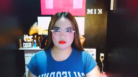 Snapshot of almirablont13 chatting on December 14, 3:01 am Almira online show from December 14, 3:01 am