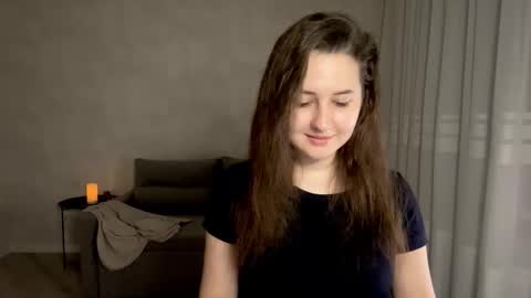 Snapshot of almostinnocent_ chatting on October 22, 8:52 pm Anna online show from October 22, 8:52 pm