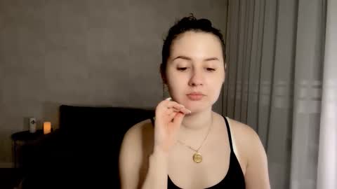 Snapshot of almostinnocent_ chatting on November 7, 12:54 am Anna online show from November 7, 12:54 am